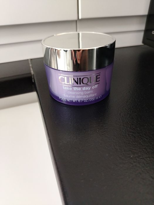 Vând demachiant Clinique