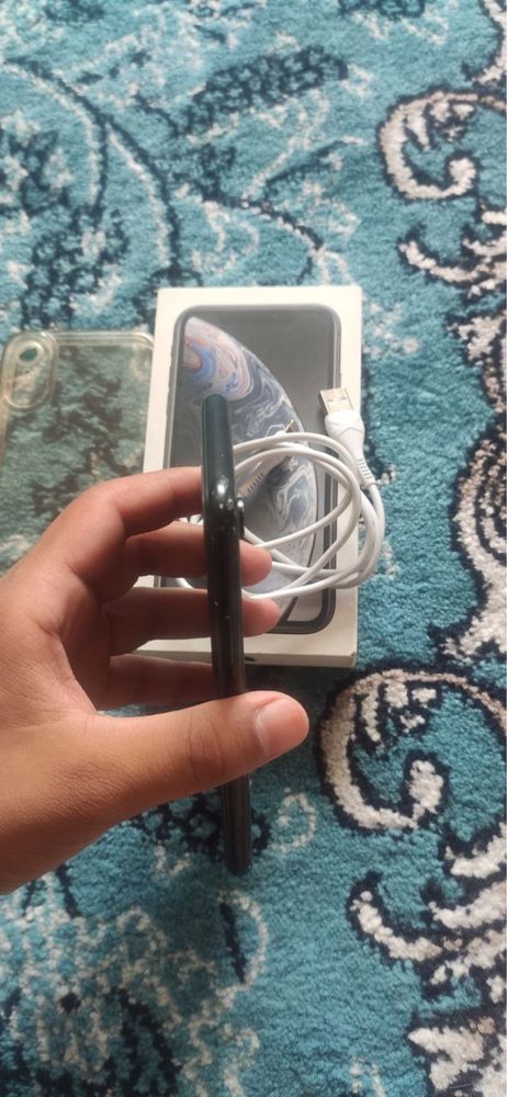Iphone Xr 64GB LL/A Karobka dakument bor Xolati yaxshi