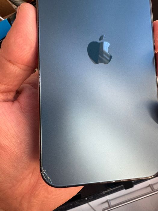 Iphone 12 PRO 256gb( fisurat 1cm colt stanga spate)