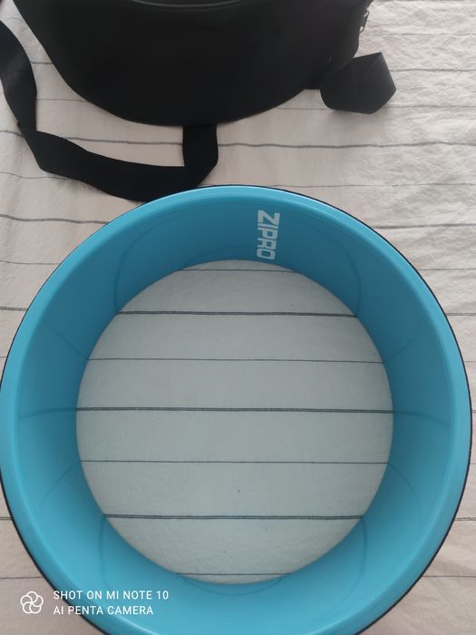 Roată yoga pentru exersarea mușchilor abdominali și ai spatelui