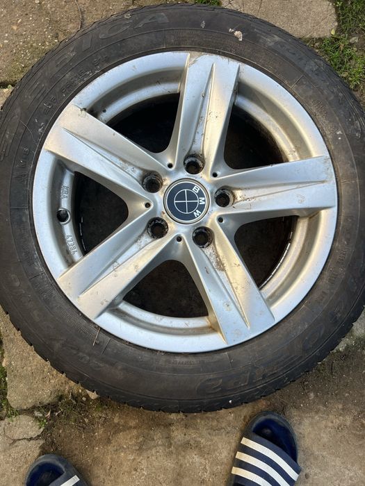 Vand roti echipate cu cauciucuri de iarna