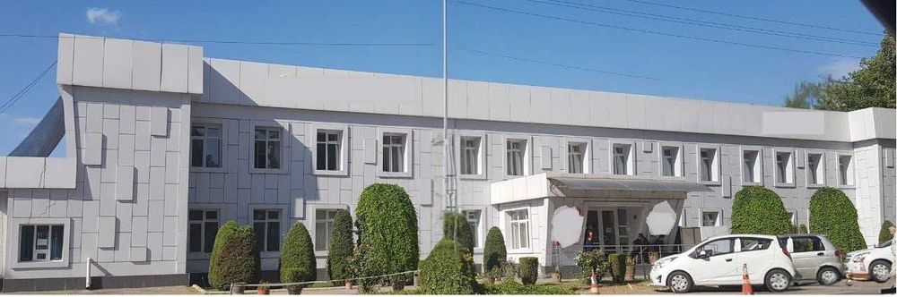 Продается нежилое помещение 1400м2 на 20 сотках.