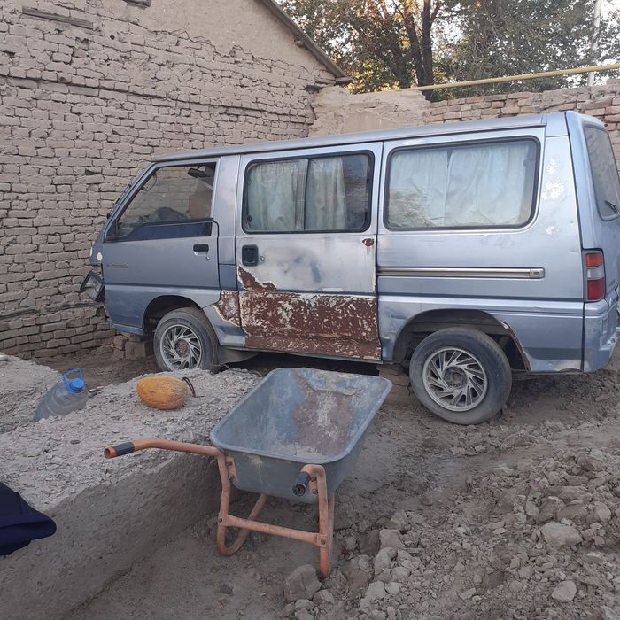 На запчасти Mitsubishi L300