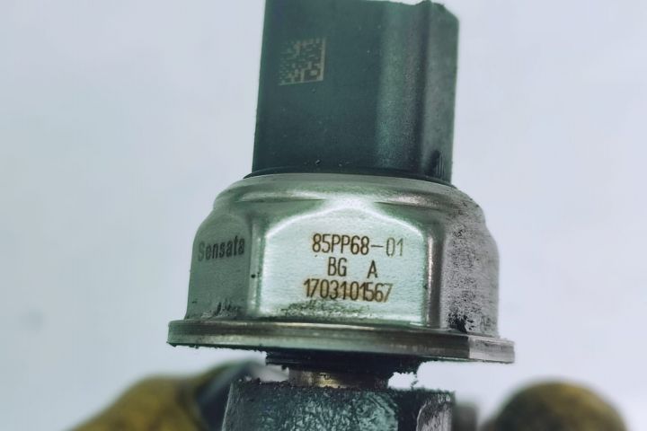 Rampa injectoare injector  1.5 dci k9k 175210651r 85pp68-01 Renault Scenic 3 seria