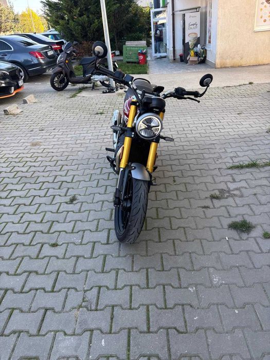 Motocicleta Triumph Speed 400