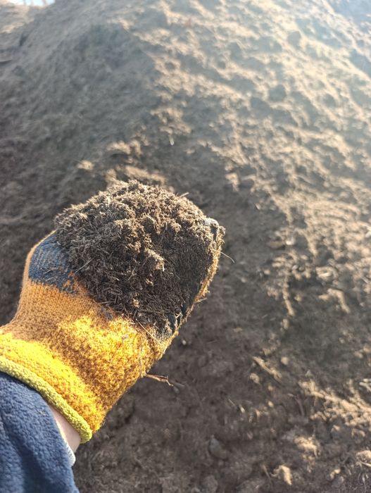 Конский дробленый навоз полуперепревший в мешках