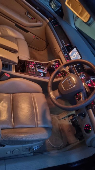 Audi a 8 volan dreapta