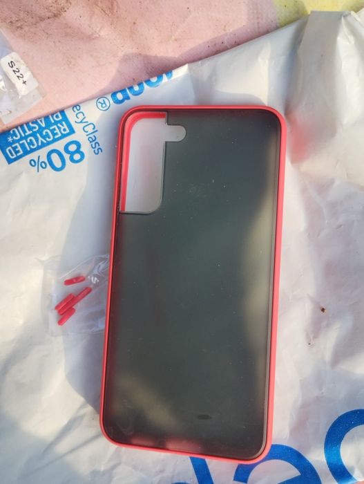 Vând diferite huse preturi accesibile mai multe bucăți