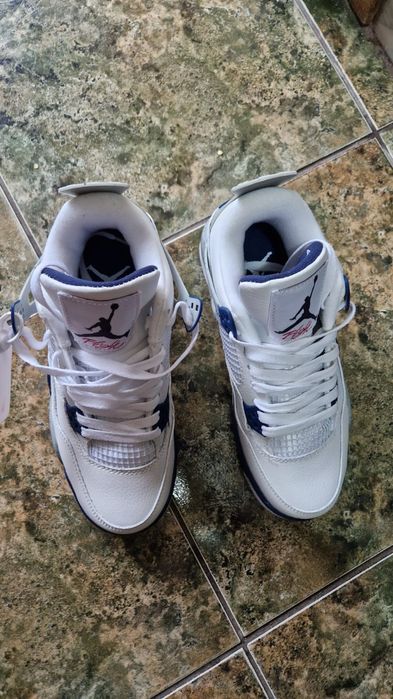 Vând AIR Jordan 4 Retro Midnight Navy