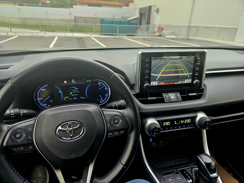 Toyota RAV4 2.5 Hybrid 4x4 VVT-iE Exclusive aproape noua 28.000 km