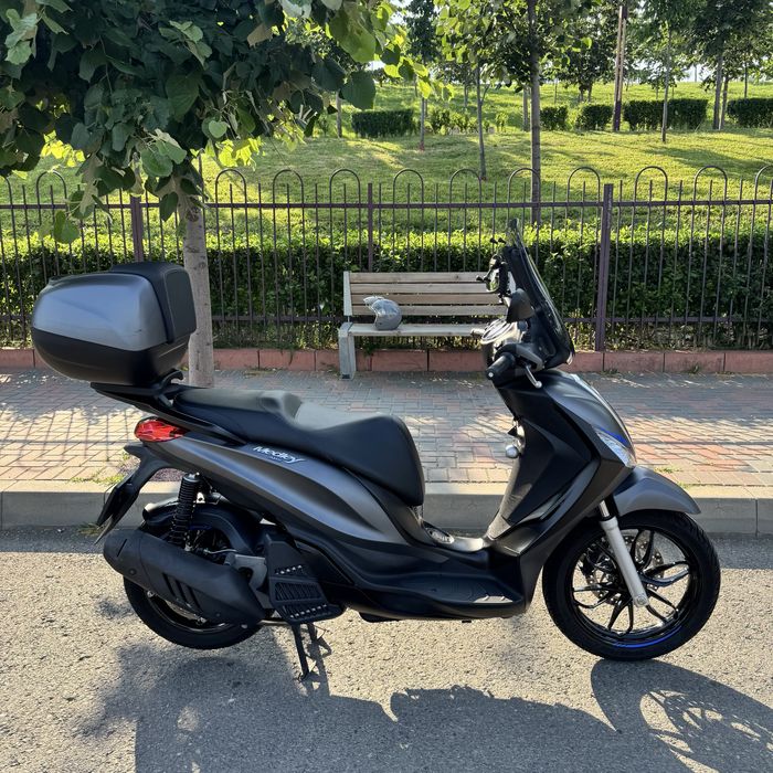 Scuter Piaggio Medley 155 SE iGET Titan Grey
