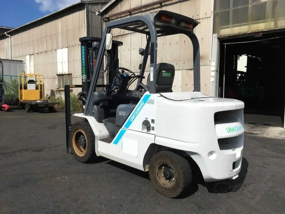 motostivuitor diesel 3 tone Nissan an fabricatie 2019