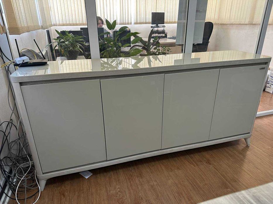 стол для переговоров