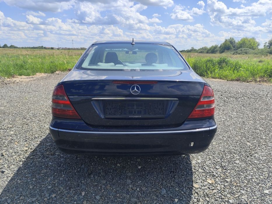 Mercedes E220 CDI. Diesel. Cutie viteze automată. An 2004.