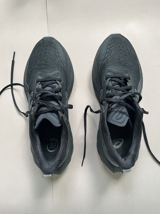 Asics Novablast 4, marime 41.5