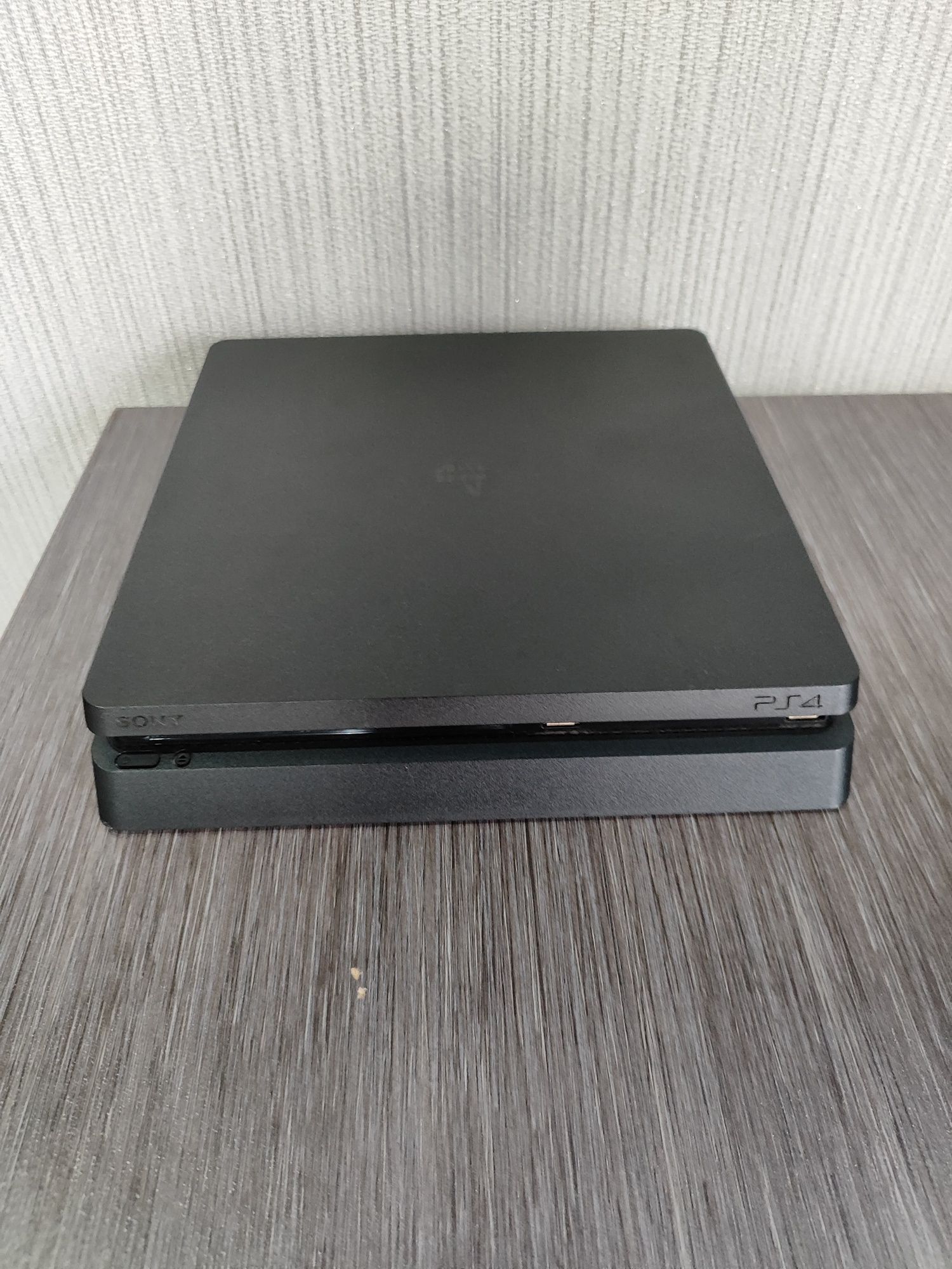 Play station 4 slim 1 tb