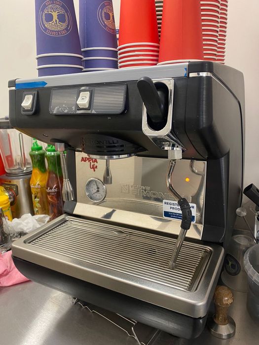 Продам кофемашину simonelli