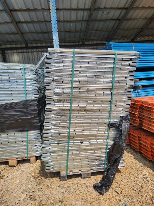 Rafturi metalice cu polite