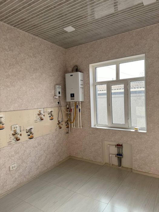 Продаётся дом в общем дворе