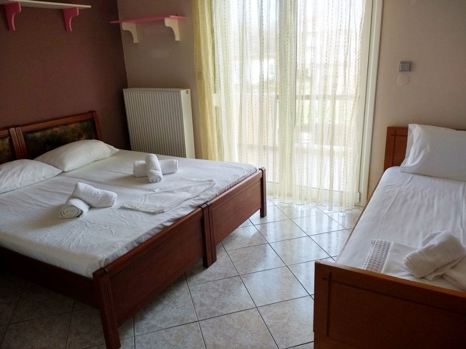Апартамент Инос,3 спални , 8 човека, 200м от плаж, Керамоти, Гърция