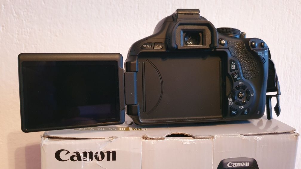 Фотоапарат Canon 600D