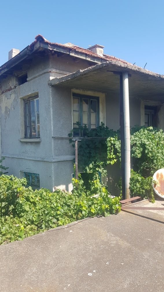 Продава къща в с.Усойка общ.Бобошево