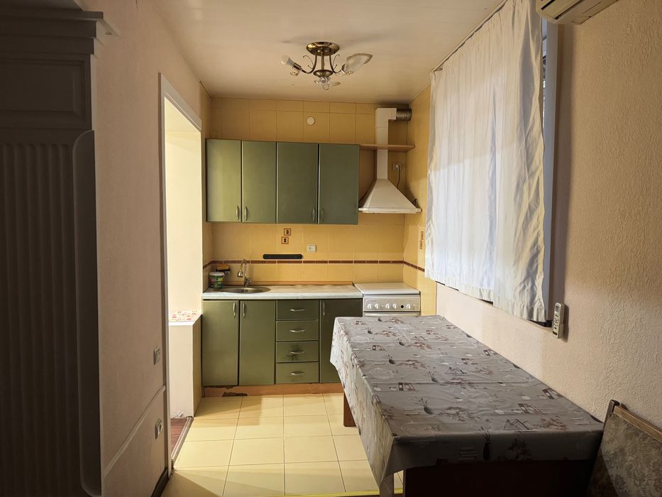 Арендага 2 хонали уй берилади Лабзакда факат ойлага берилади