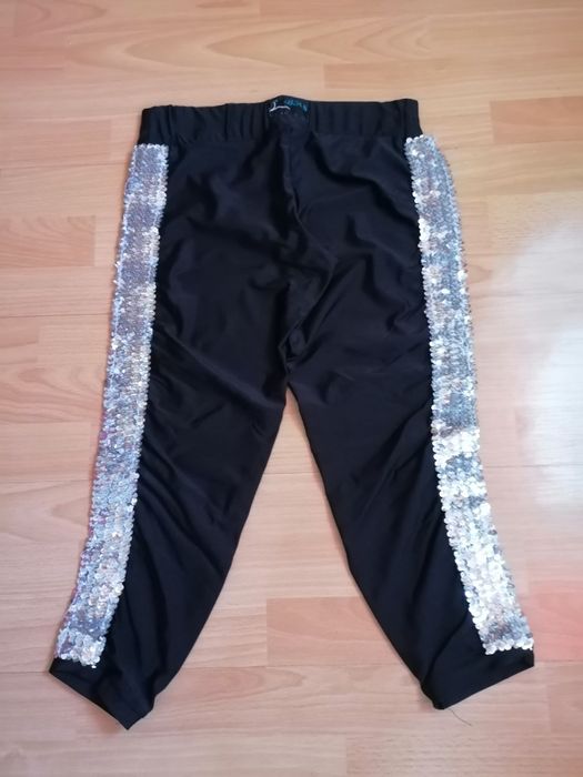 Costum de dans trei piese fete