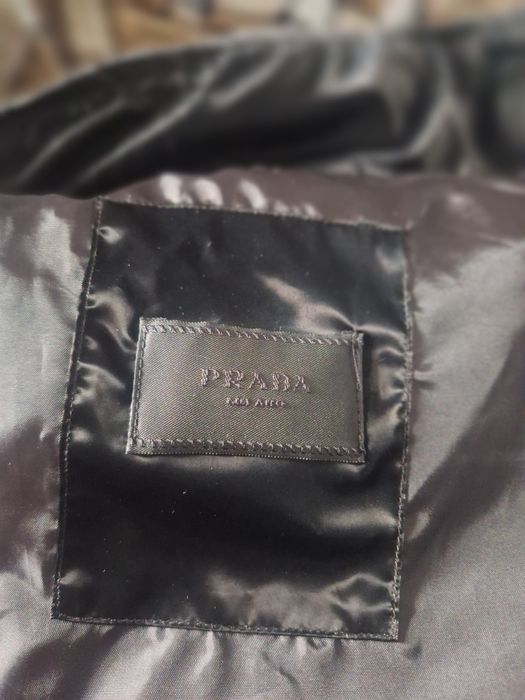 Vesta neagra noua