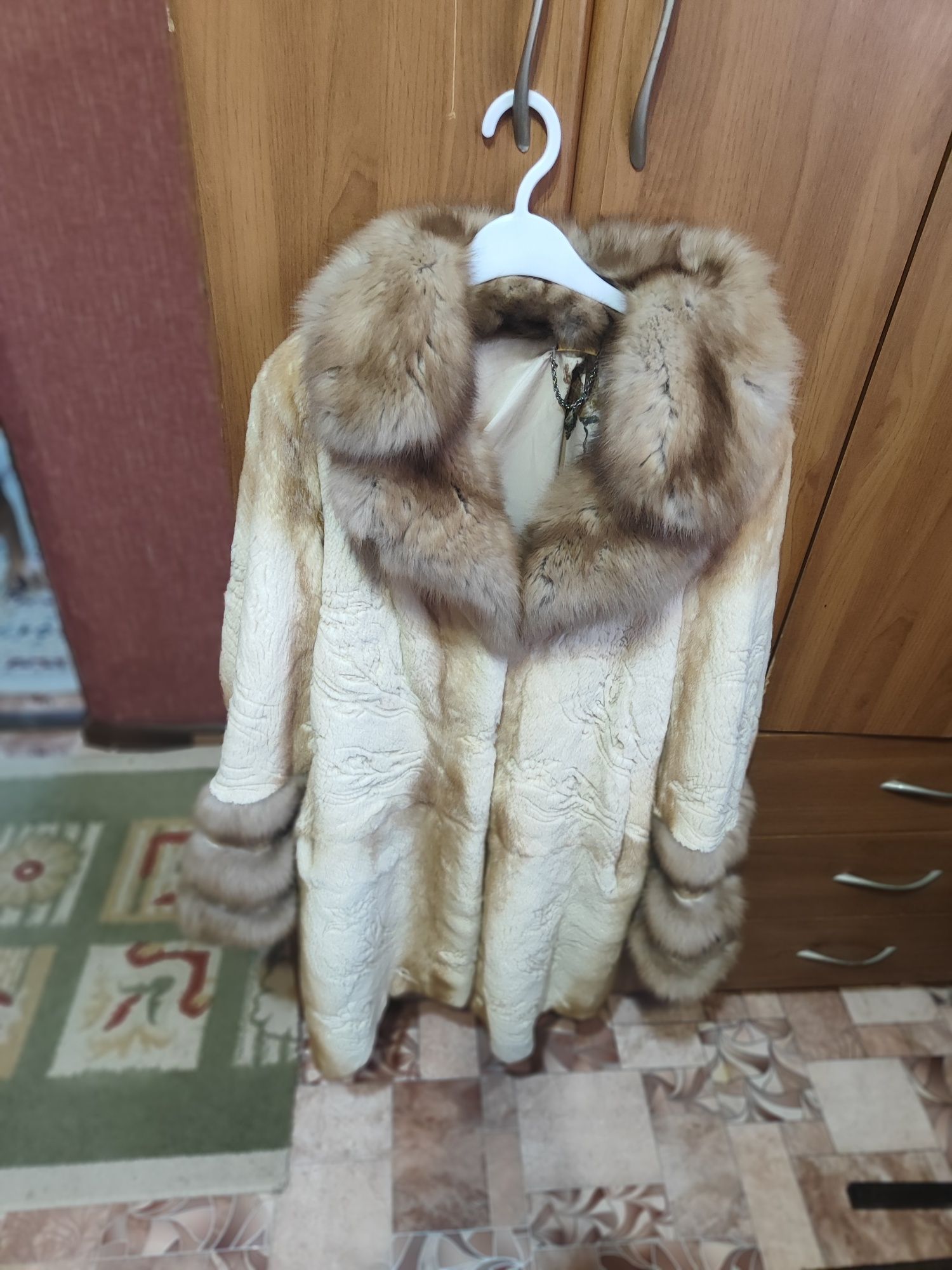 Продам норковую шубу
