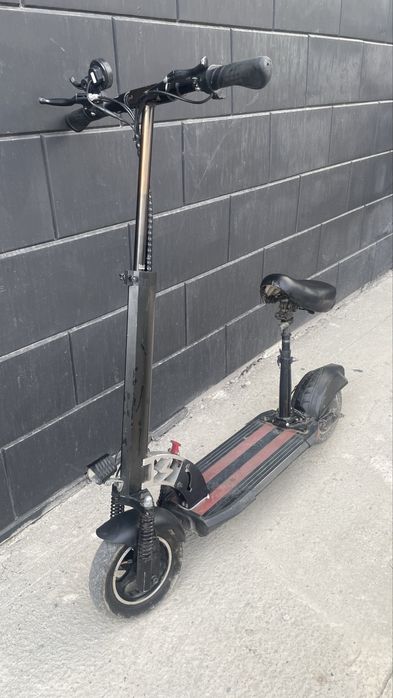 Продам электросамокат куго м4 про