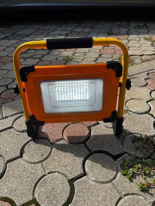Lampa cu Lumina LED solara