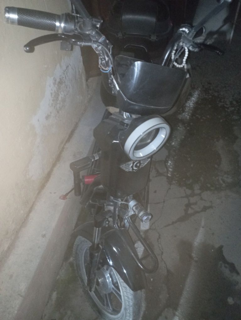 Ilek tron skuter