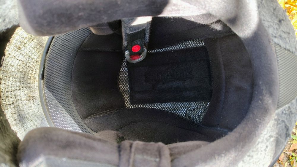 Продавам каска Shark