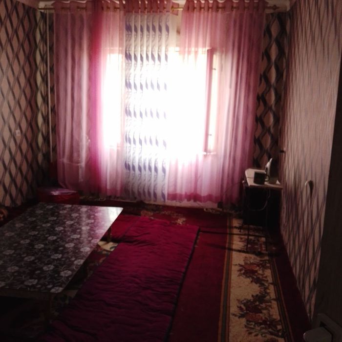 Срочна 2 хонали уй сотилади