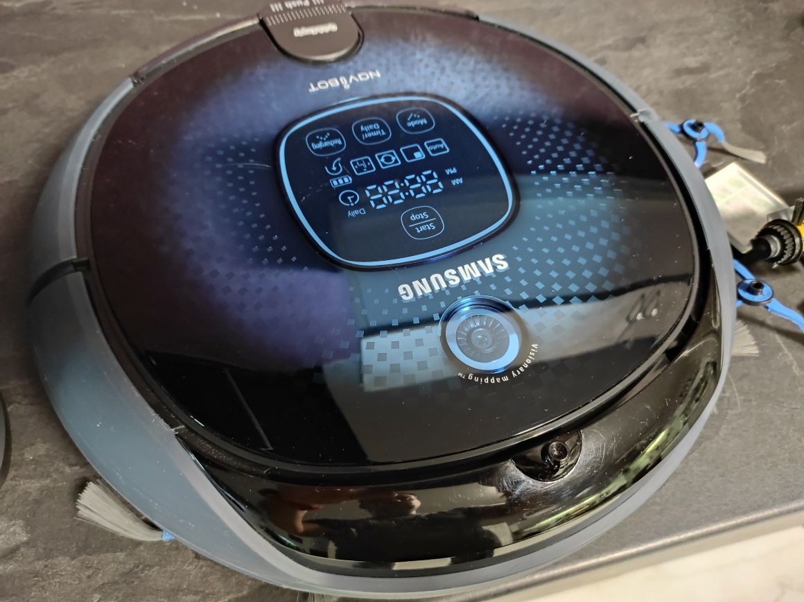 Продавам,прахосмукачка-робот Samsung NaviBot SR8855