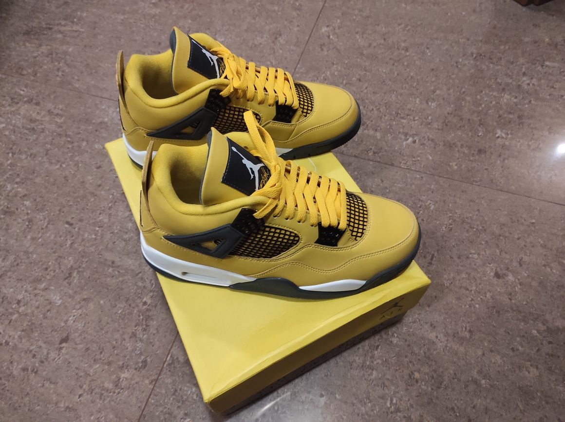 Чисто нови Jordan 4 Lightning Yellow, размер - 44 - Супер цена!