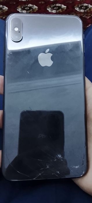 Iphone XS Max 64gbli aybi rasmda krsatilgan