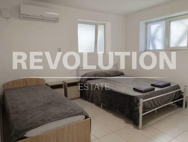 Дава се под наем Двустаен апартамент в Варна, Левски - 50 кв.м за 300 € - Снимка #2