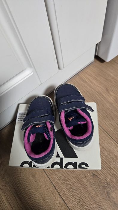 Маратонки момиче 22 номер