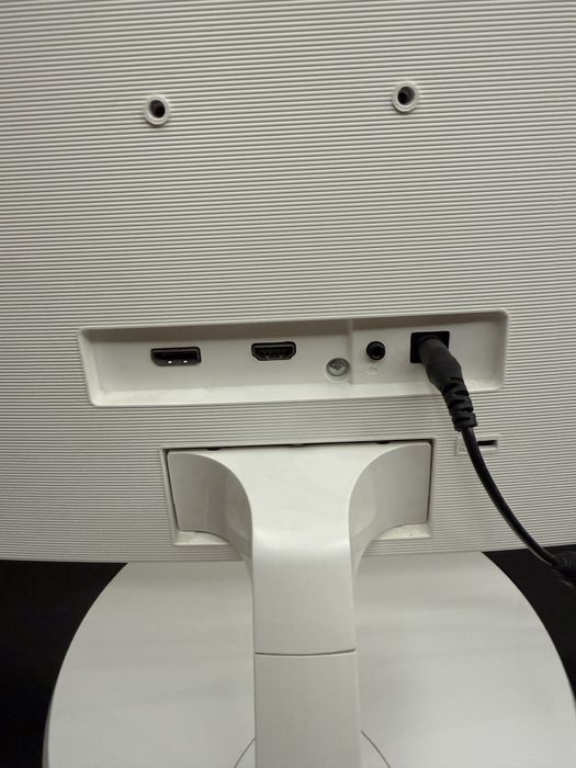 Monitor Samsung 32’ curbat