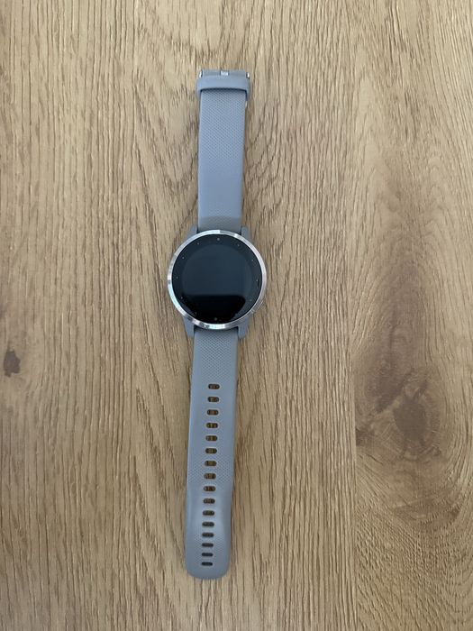 Часовник Garmin Vivoactive 4S
