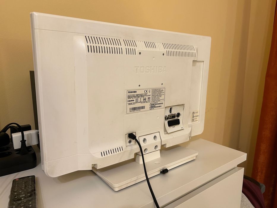 LED телевизор Toshiba 22" модел 22L1334
