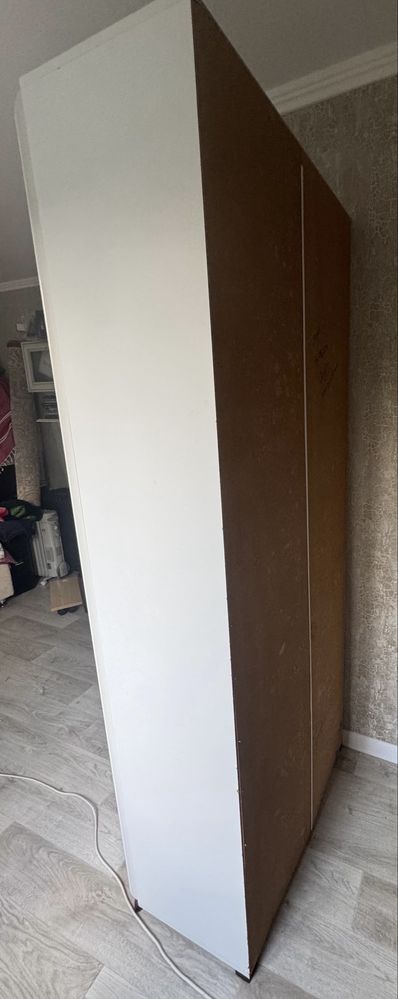 Продаю угловой шкаф