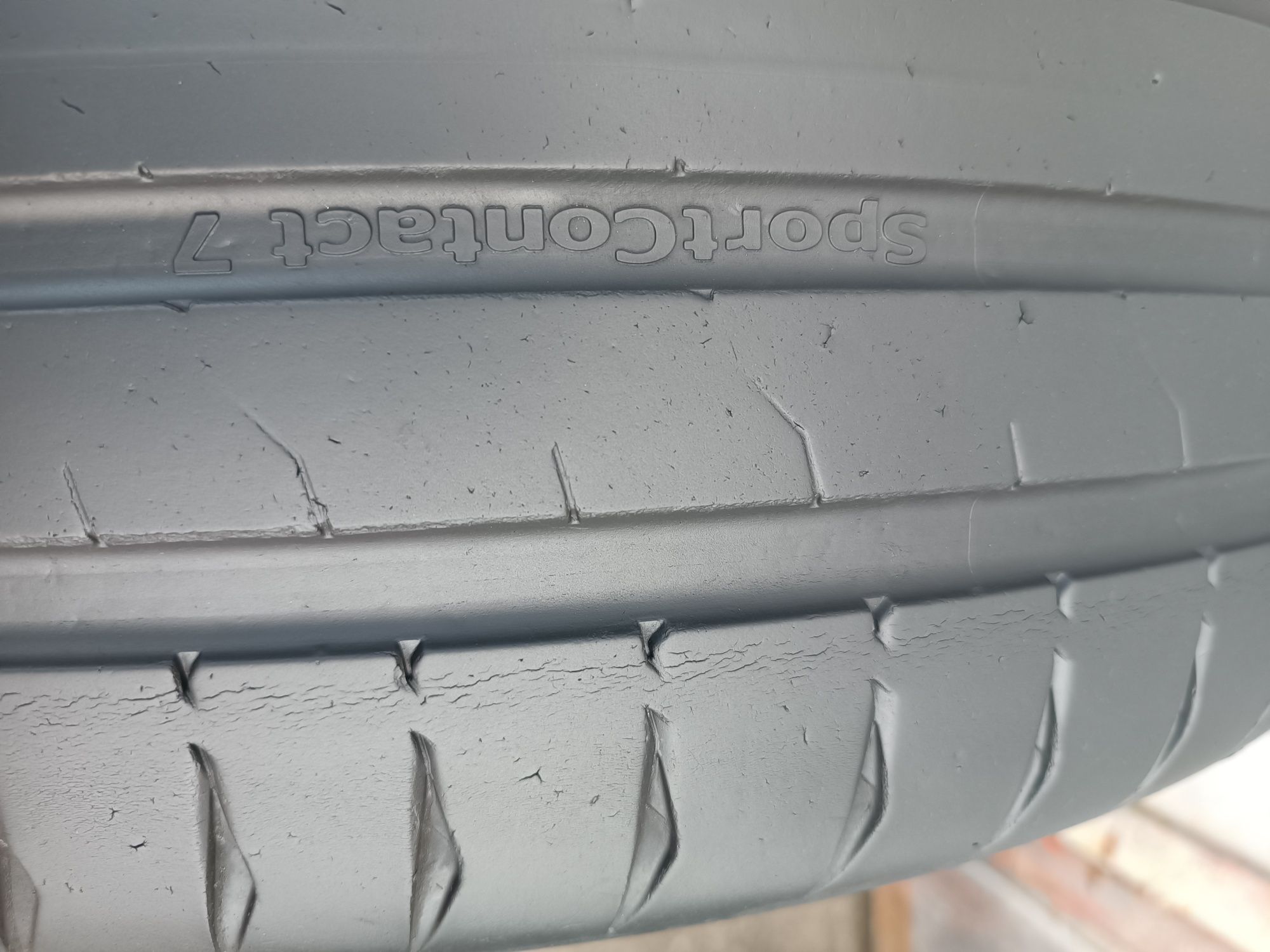 245/45/19 Continental Дот 1022