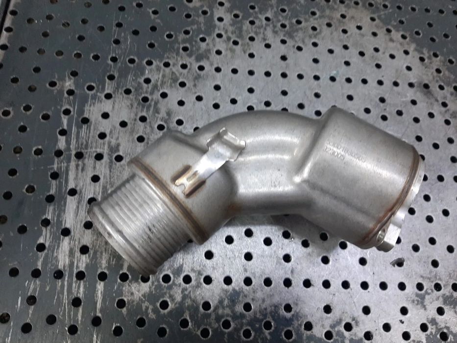 tubulatura intercooler 2.0 tdi det audi a4 b9 8w  04l131111ab