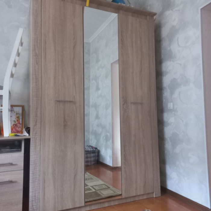 Шкаф сатылады.            .