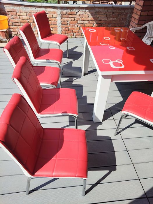 Vand masa de bucaterie cu 6 scaune