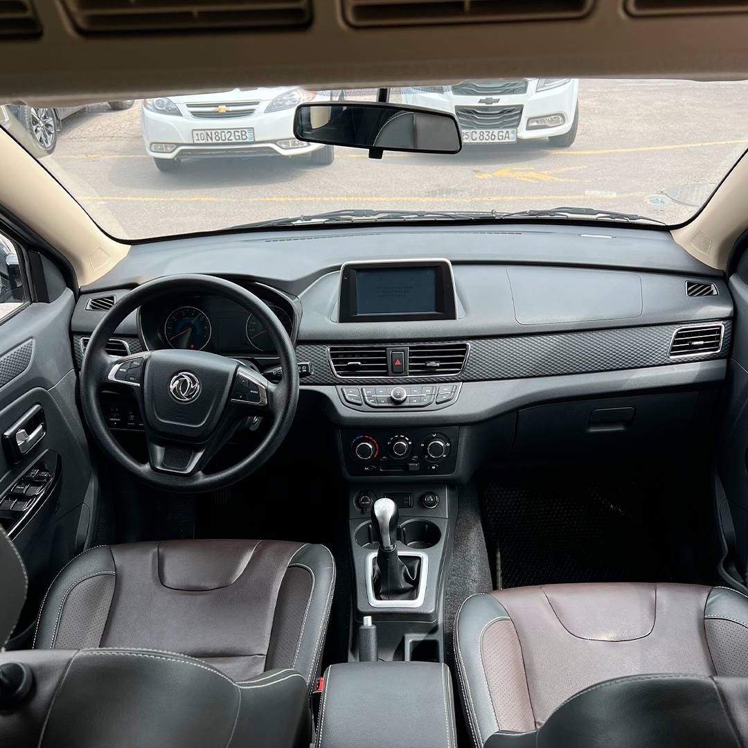Dongfeng glory 330s