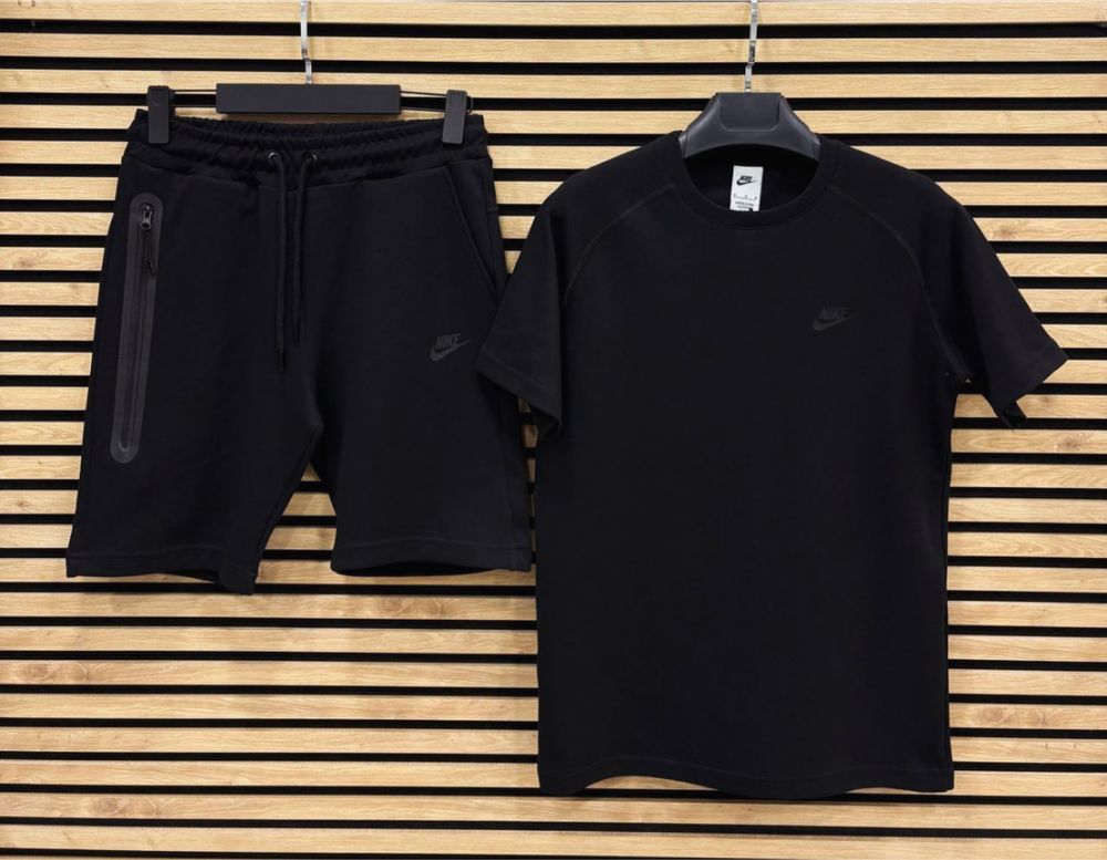 Compleu scurt Nike Tech (negru,alb,royal blue)